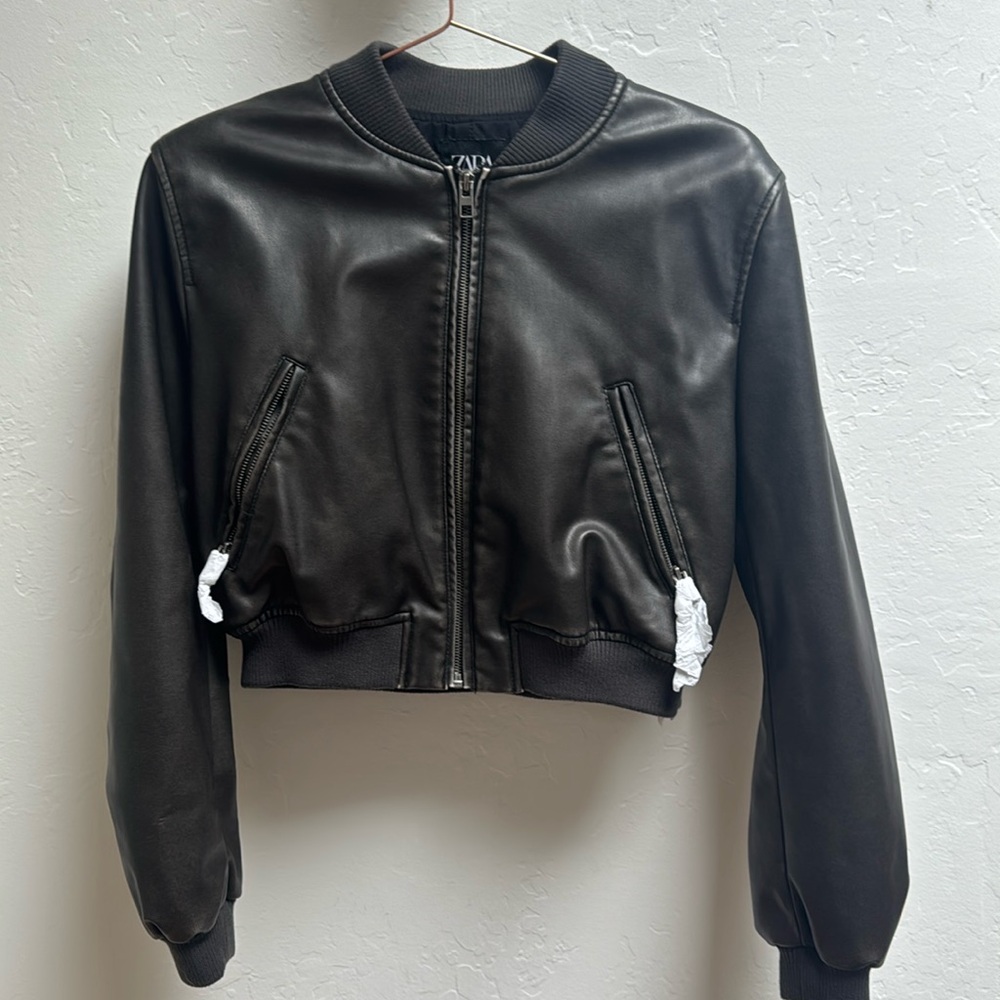 Zara women’s black cropped bomber faux leather NWT S